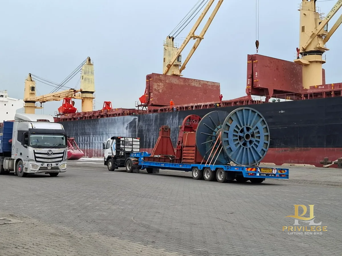 Heavy equipment transport and cargo logistics in Johor